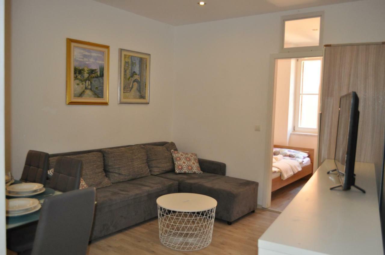 Apartment Nana Piran Luaran gambar