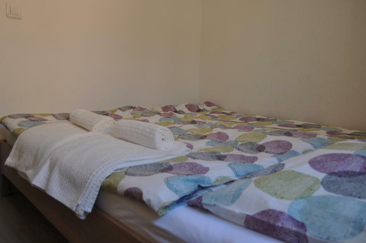 Apartment Nana Piran Luaran gambar