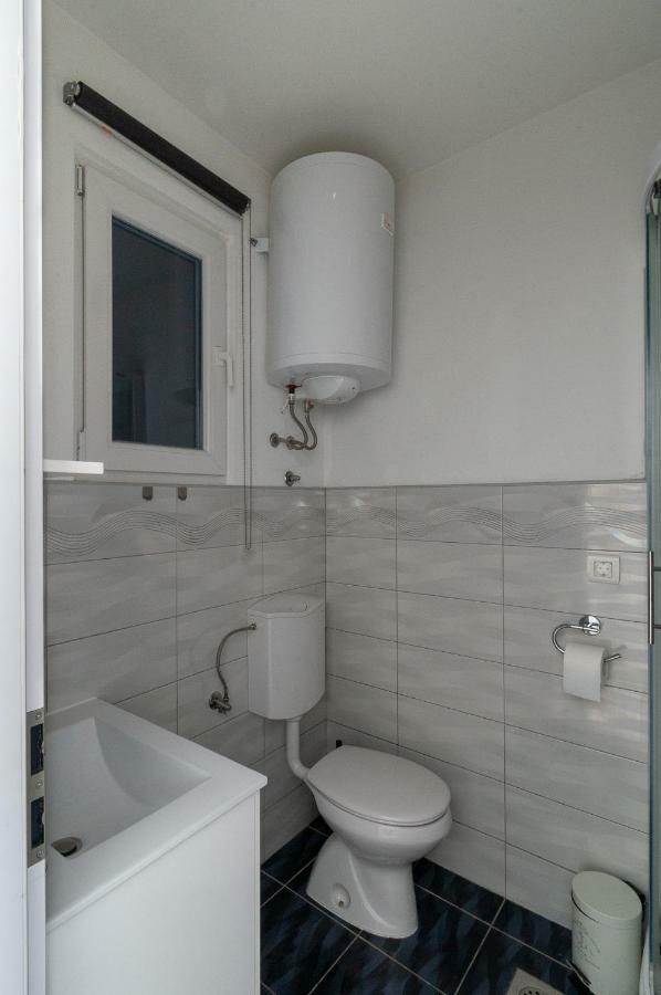 Apartment Nana Piran Luaran gambar